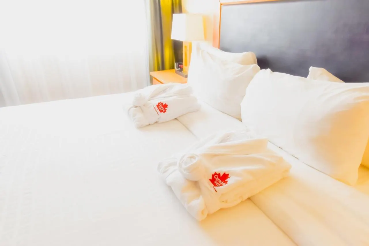 Hotel Canad Inns Destination Centre Polo Park Winnipeg