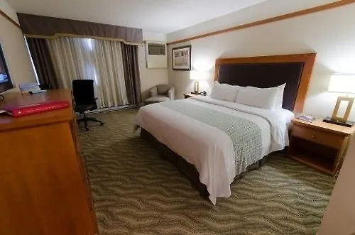 ホテル Canad Inns Destination Centre Polo Park ウィニペグ